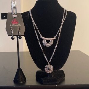Paparazzi Silver and Black Necklace Set